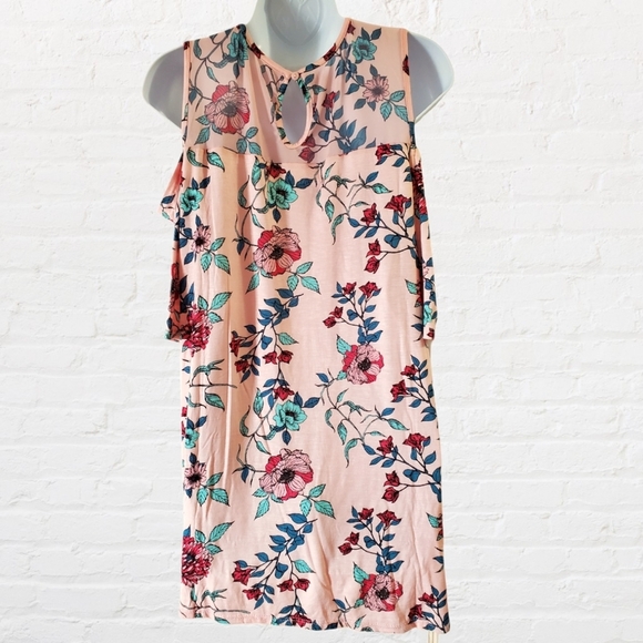 French Laundry Cutout Shoulder Pink Floral Plus Top - Picture 5 of 6